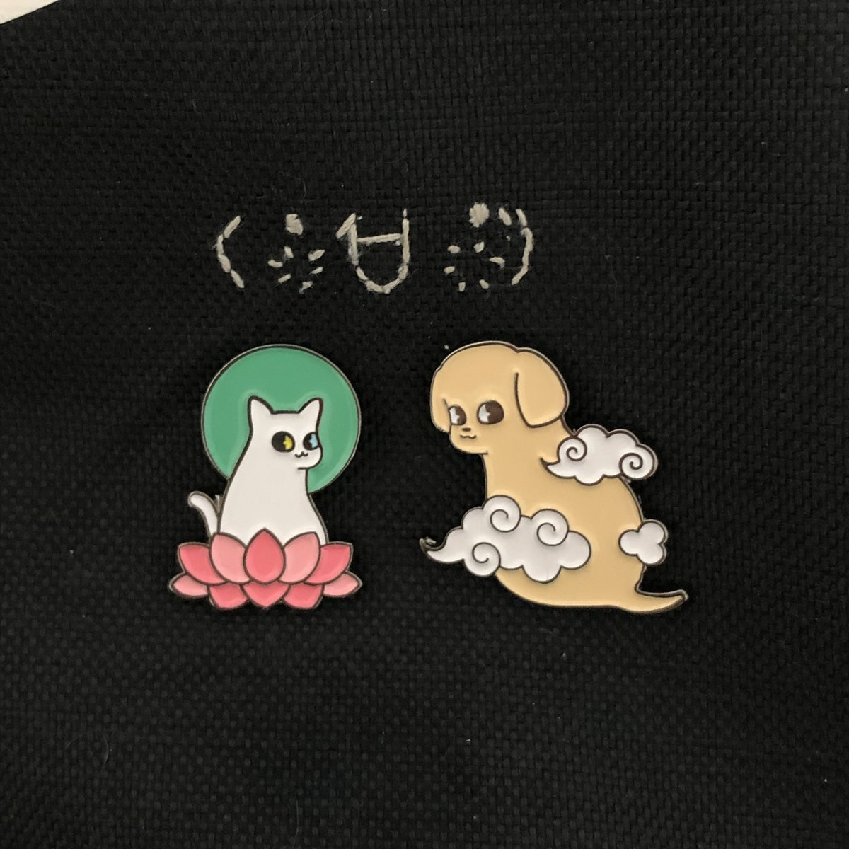 인천퀴퍼에 경기대 큐빅도 참가합니다.
큐빅은 텀블벅 프로젝트에서 펀딩받았던
부처냥 사신멍 뱃지와 스티커,
그리고 드림캐쳐를 들고가요!
이번주 토요일, 인천퀴퍼에서 만나요!