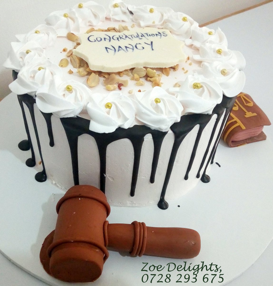 ZoeDelights's tweet photo. Contact us on 0728 293 675 to design creative and delicious cakes suitable for all your events!

#SayItThroughCake
#AHeavenlyExperience
#CelebratingMilestonesWithZoeDelights 
#GraduationTheme
#Congratulations https://t.co/X1PikyyXVw