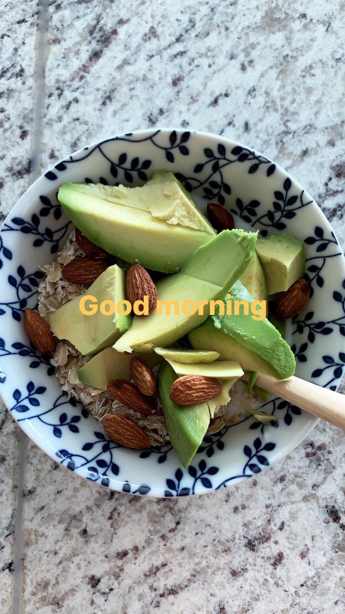 Breakfast Bowl 2 (190826)  • Yogurt • Oatmeal• almonds• Avocado(Wooden spoon is a must for donghae’s aesthetics)