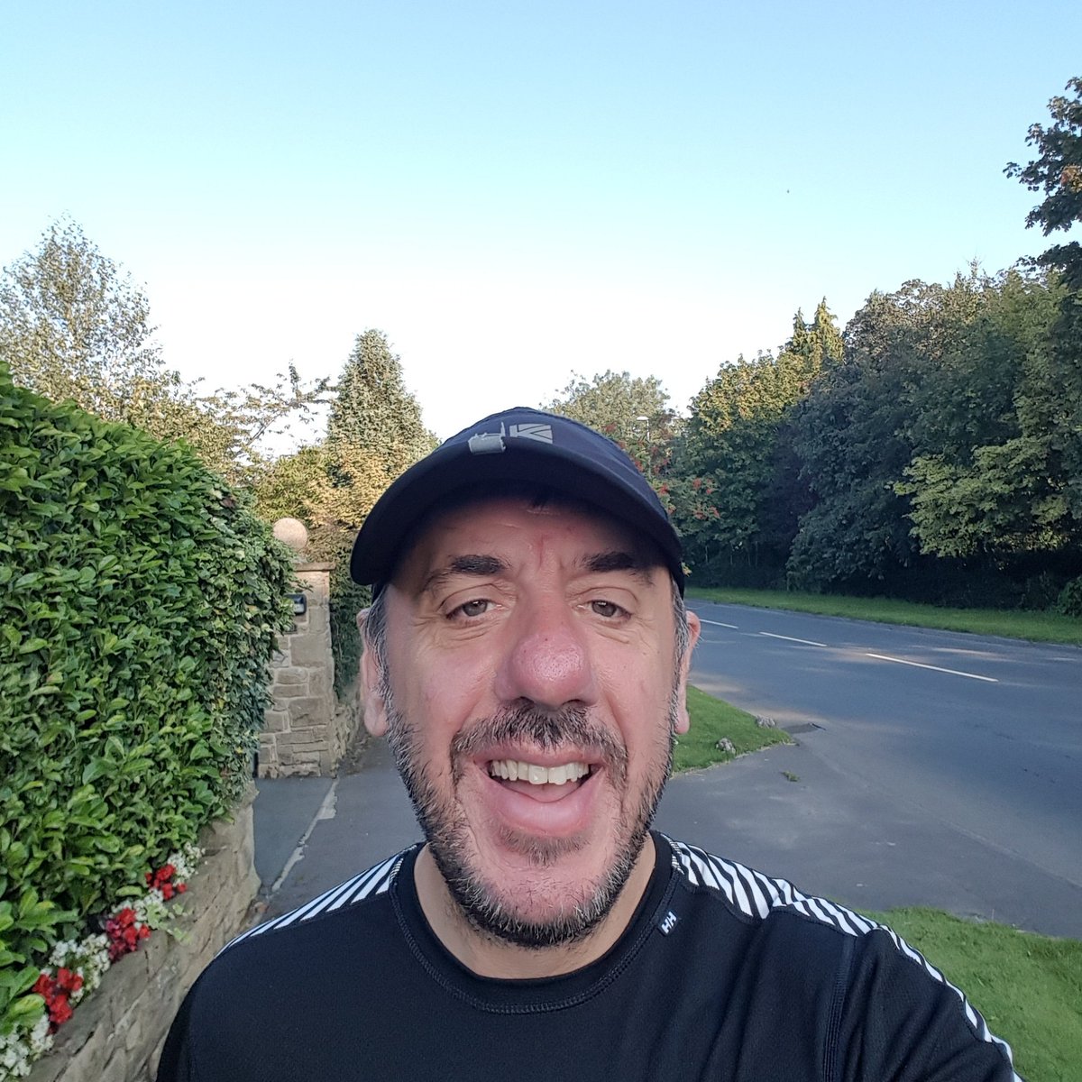 CliffSewell's tweet photo. 45 mins in the legs. Beautiful out there this morning. Clear run and clear mind. Some big results at the min. #nevergavein https://t.co/rI6uKKV3yG