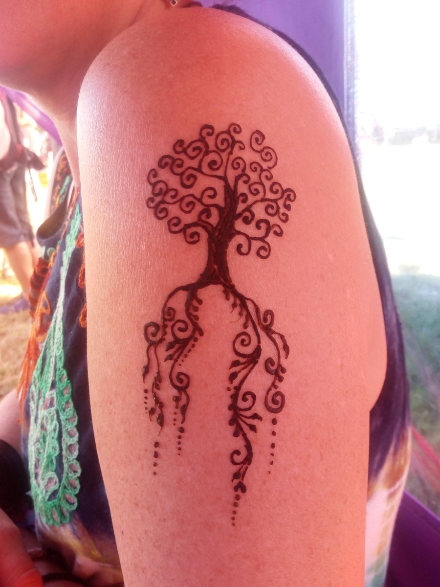 realhennatattoo's tweet photo. Some freestyle, customer requests from this weekend's fantastic Maui Waui festival in Theberton, Suffolk, UK https://t.co/uNfO7R3NKX