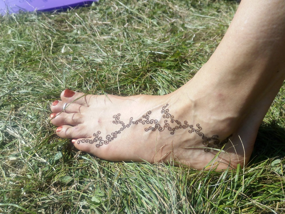 realhennatattoo's tweet photo. Some freestyle, customer requests from this weekend's fantastic Maui Waui festival in Theberton, Suffolk, UK https://t.co/uNfO7R3NKX