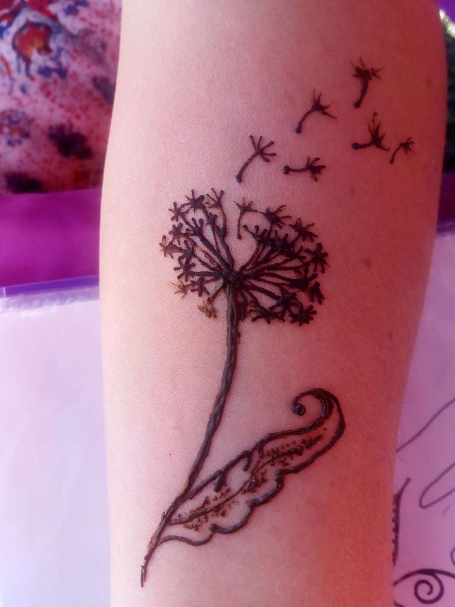 realhennatattoo's tweet photo. Some freestyle, customer requests from this weekend's fantastic Maui Waui festival in Theberton, Suffolk, UK https://t.co/uNfO7R3NKX