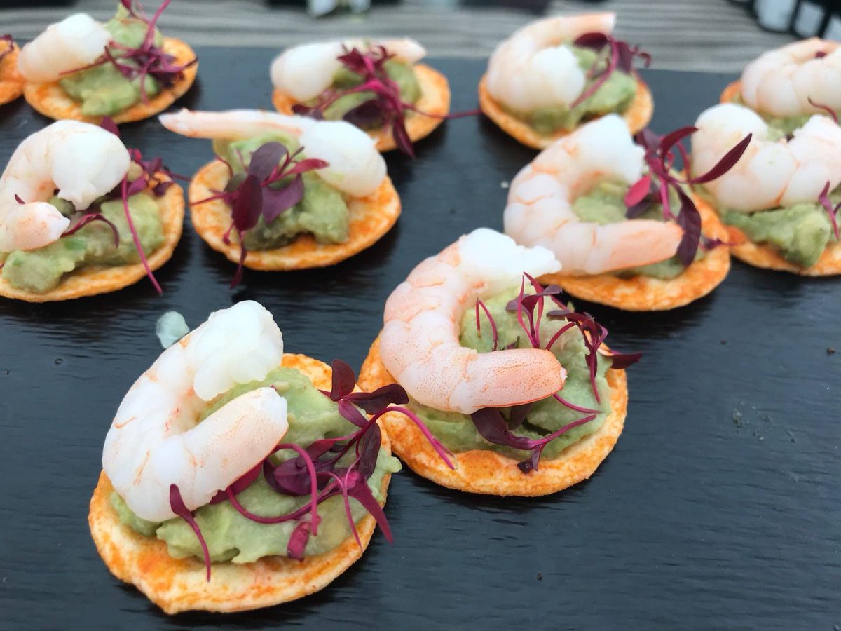 ByAmbience's tweet photo. Canape of the week
Tiger Prawn, Guacamole, Sweet Chilli Rice Cracker
#WeddingsByAmbience #CorporateByAmbience #CateringByAmbience #Canapes #TigerPrawn #Yummy #Tastey #MiniBites #SussexFood #SussexFoodie #SussexCaterer #SurreyCaterer #KentCaterer https://t.co/iJiwKD8TyF