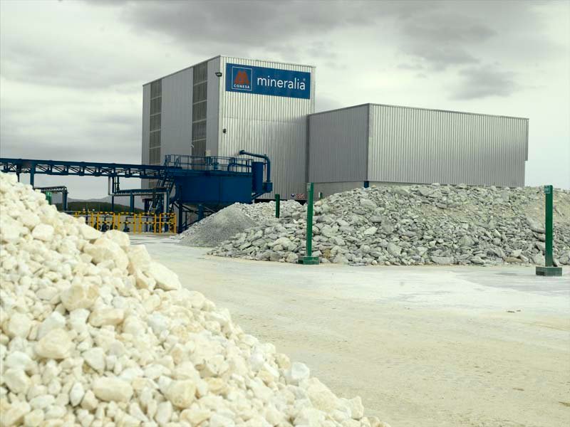 We’re situated in Figueres, in the northern strip of Catalonia, as a unit of production. Our facilities are equipped with the most advanced technology.
#engineering #minerals #industrial #industry #innovation #company
