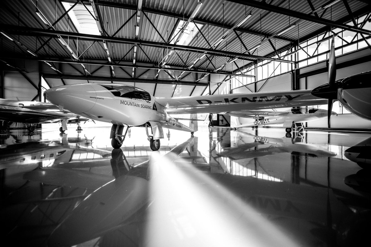 #MondayMotivation I love when #aviationphotography comes in #blackandwhite. What do you think? #Stemme #S12 #2AcIn1 #GravityOutsmarted #avgeeks #motorglider #soaring #touring #Horizons2019 #Hangar #wingfold #AboveItAll Image taken by Simon Rainer.