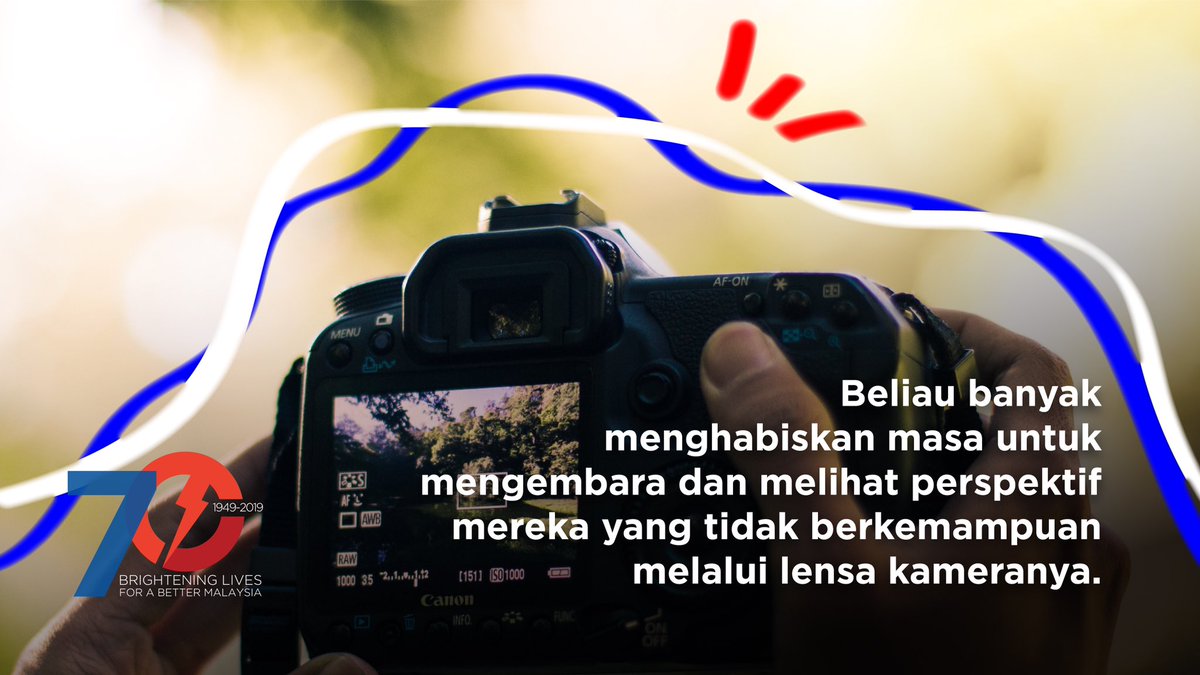 Tenaga_Nasional's tweet photo. Bermula dari pandangan melalui sebuah lensa, usaha beliau dapat membantu menjadikan Malaysia negara yang lebih baik. Ikuti kisah jurugambar ini. https://t.co/Zh8zqSmTiK