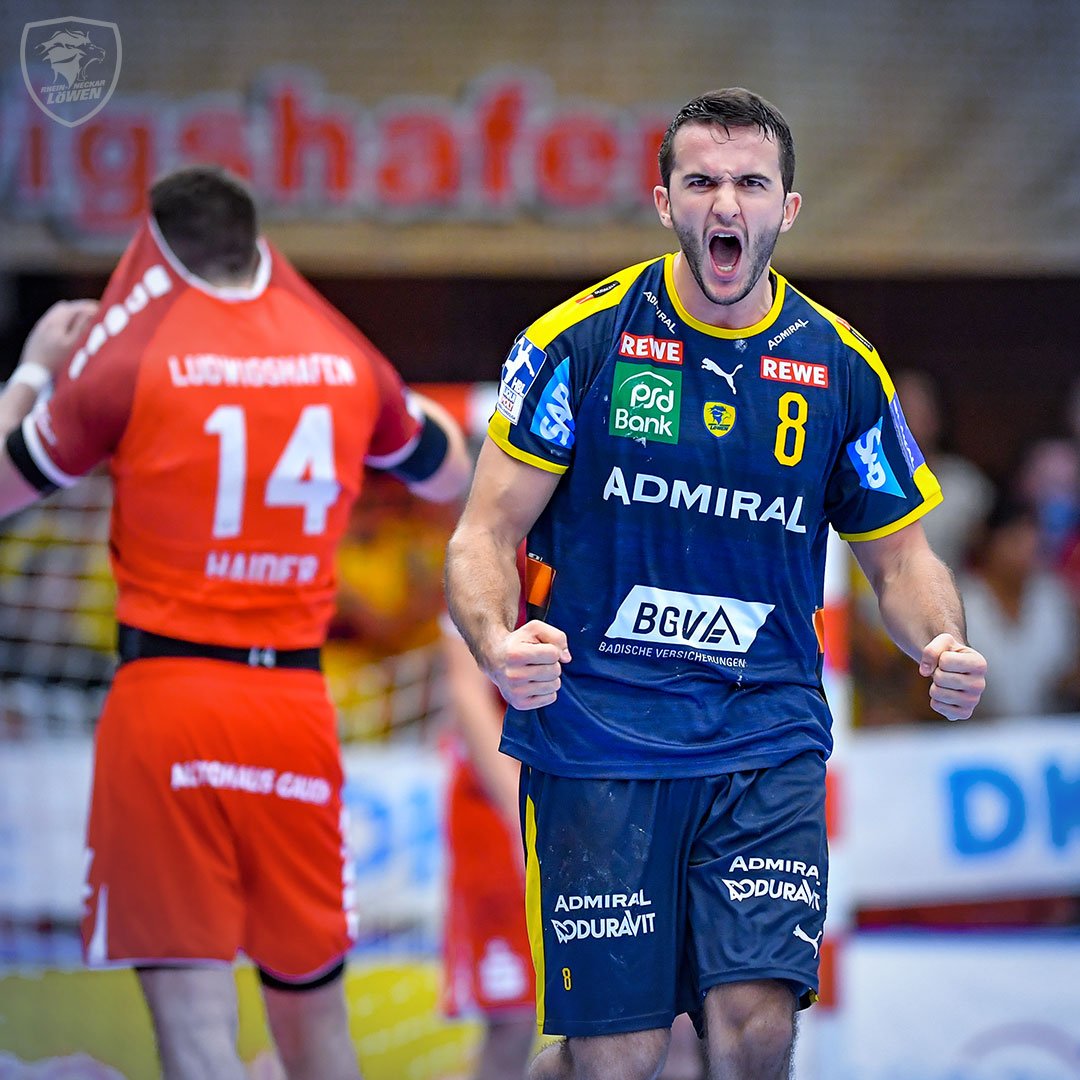 RNLoewen's tweet photo. Ein harter Derby-Fight, in dem wir uns mit zwei Punkten belohnen! 💪 Impressionen vom Saisonauftakt bei den Eulen Ludwigshafen
#1team1ziel #LUDRNL https://t.co/5tObelEFCu