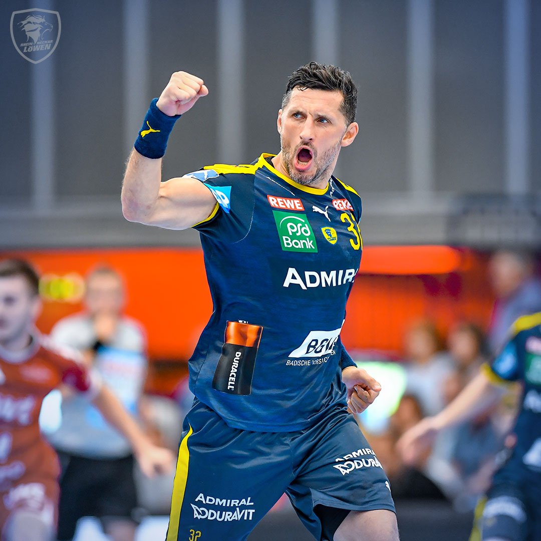 RNLoewen's tweet photo. Ein harter Derby-Fight, in dem wir uns mit zwei Punkten belohnen! 💪 Impressionen vom Saisonauftakt bei den Eulen Ludwigshafen
#1team1ziel #LUDRNL https://t.co/5tObelEFCu