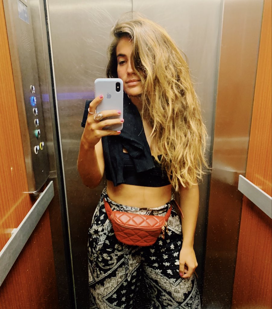 itsjuliamedina's tweet photo. si se trata de ti
yo no sé esconderme https://t.co/cwV1GWi23U