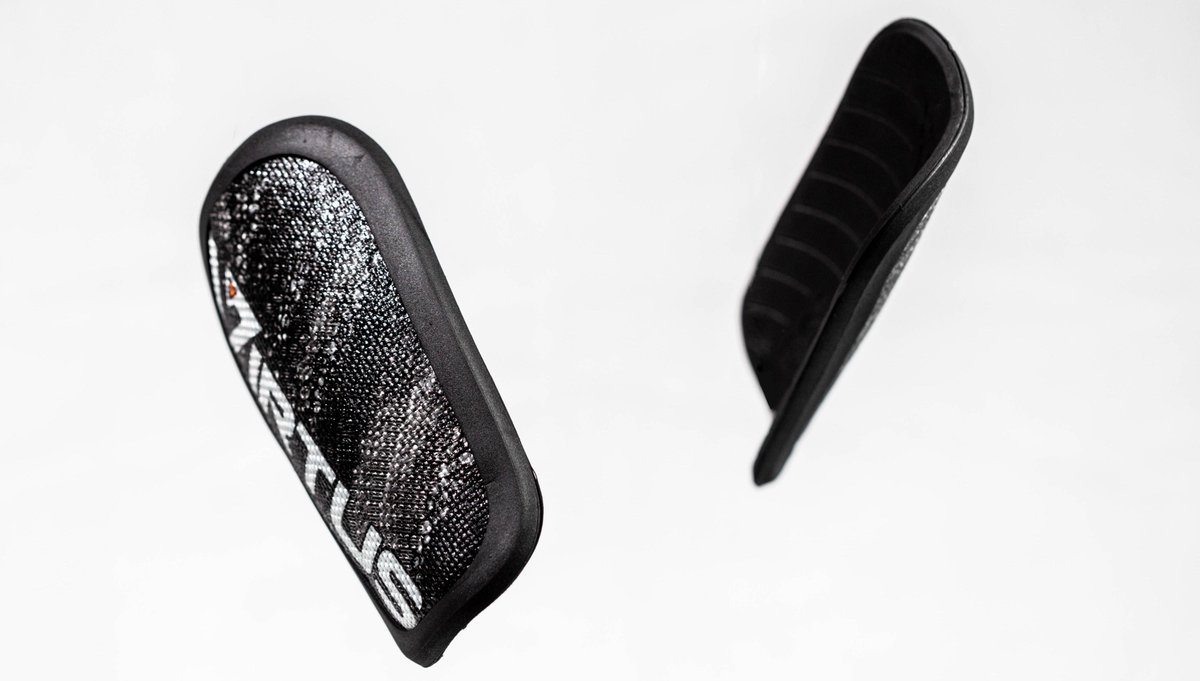 ULTRA LEGER – Son poids allant de 45 à 90g seulement, avec le SymbioFIT vous vous sentirez libre comme l’air ! #revolutionsurmesure

#virtus #innovation #football #protegetibia #symbiofit #compressfit #surmesure #confort #maintien #protection #ligue1conforama