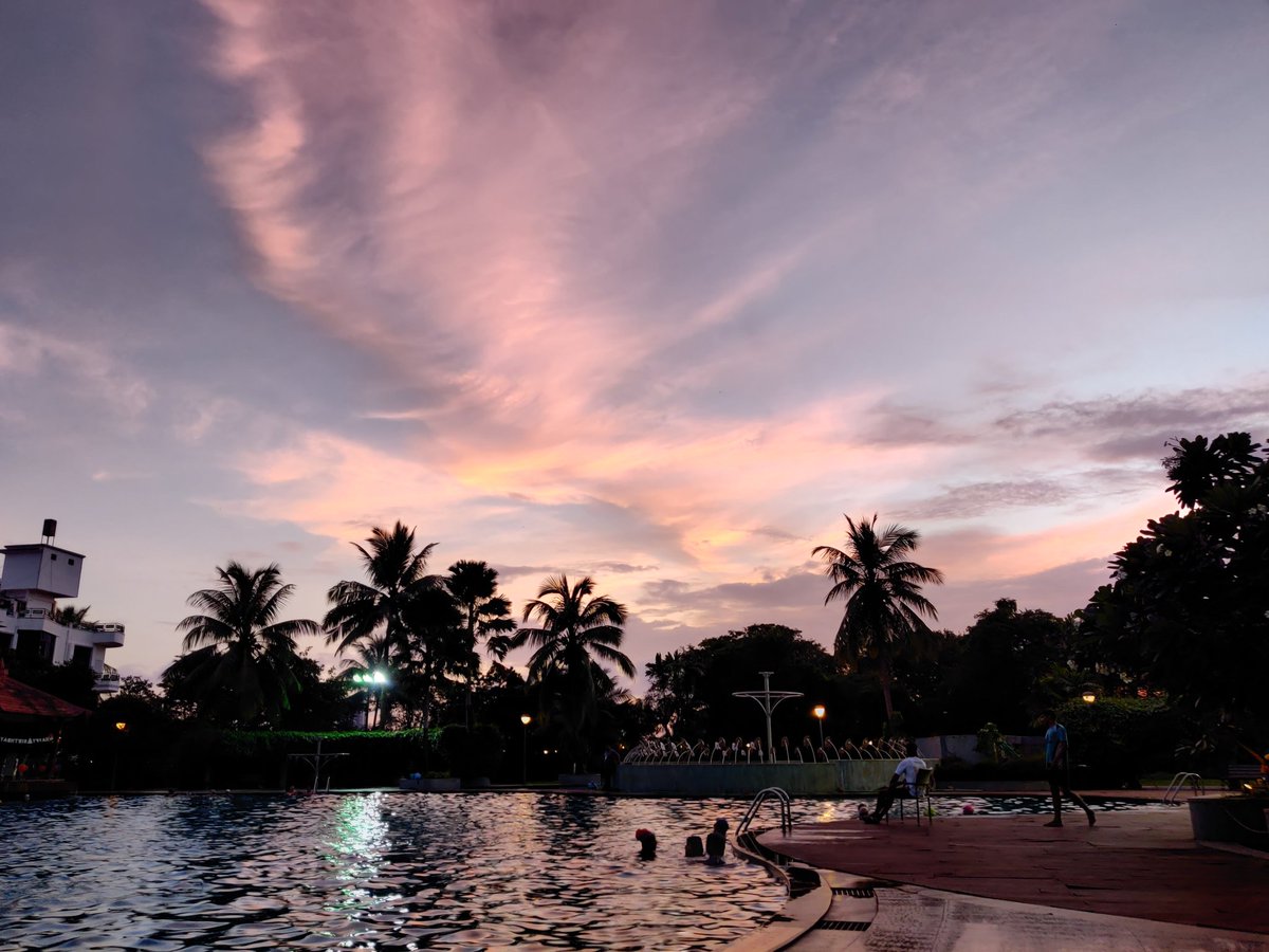 What an awesome shot OP7 <a href="/OnePlus_IN/">OnePlus India</a> <a href="/oneplus/">OnePlus</a> <a href="/MKBHD/">Marques Brownlee</a> <a href="/UnboxTherapy/">Unbox Therapy</a> <a href="/SuperSaf/">Safwan AhmedMia</a> <a href="/geekyranjit/">Ranjit</a> <a href="/TechnicalGuruji/">Gaurav Chaudhary</a> <a href="/Casey/">Casey Neistat</a> <a href="/Mrwhosetheboss/">Arun Maini</a>