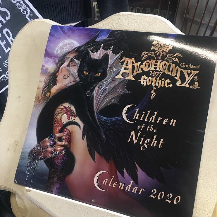 BRAND NEW ✨
Children of the Night 16th Month 2019/2020 Calendar 📆 
Fully illustrated with Alchemy's unique brand of mesmerising Gothic Artworks, hand painted by our talented artists! 👩🎨 
BUY ONLINE NOW: alchemyengland.com ✨ | 🔎: CAL20
We ship Worldwide 🌏