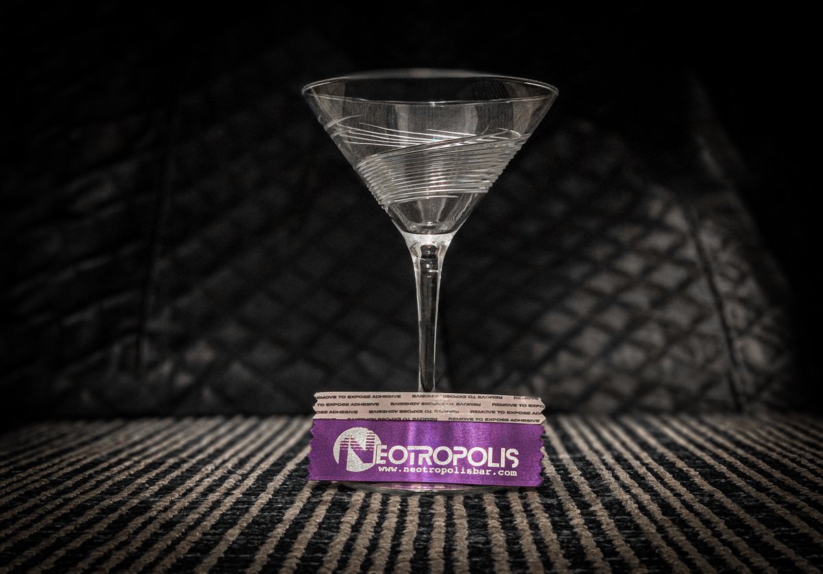 NeotropolisBar's tweet image. Some of the #NeotropolisBar staff are heading to #DragonCon, and we'll have a SUPER limited number of badge ribbons with us!

Details about how to get one coming soon. 

Tickets available now for the fully immersive experience coming this November: 
bit.ly/neotropolisbar