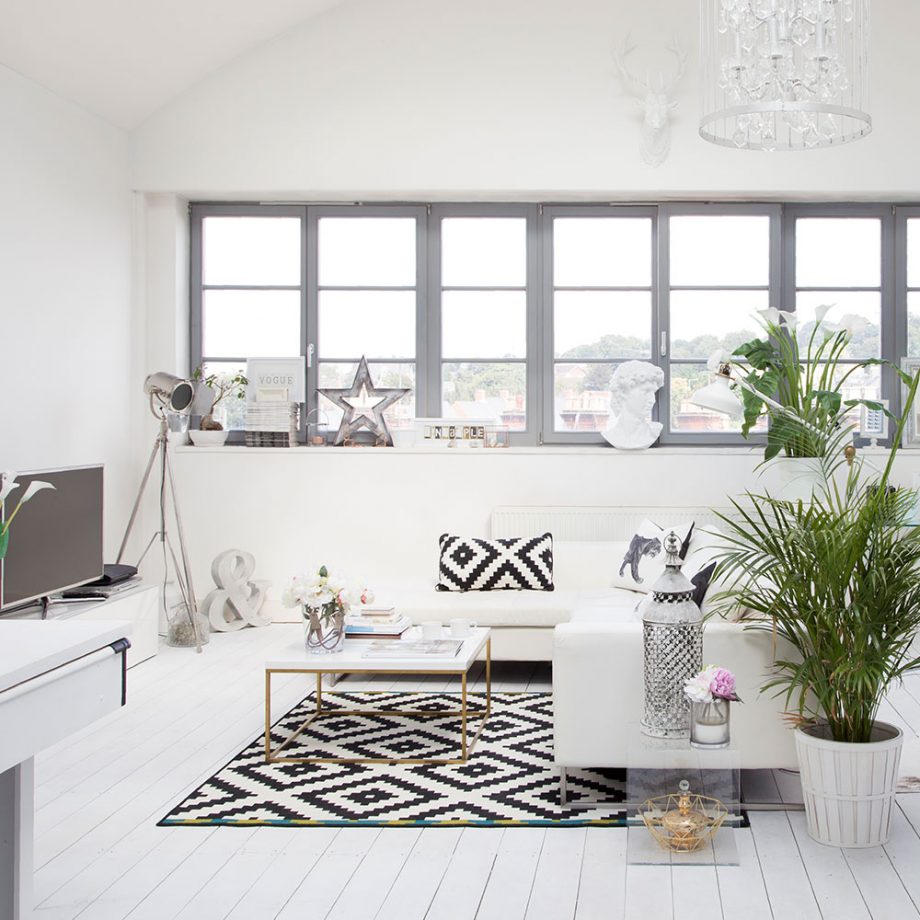 FruxHomeAndYard's tweet photo. You don’t need an extravagant amount to redecorate. Use these tips to transform your home right now: https://t.co/2O5iORTL7N https://t.co/cHYppnsQIh