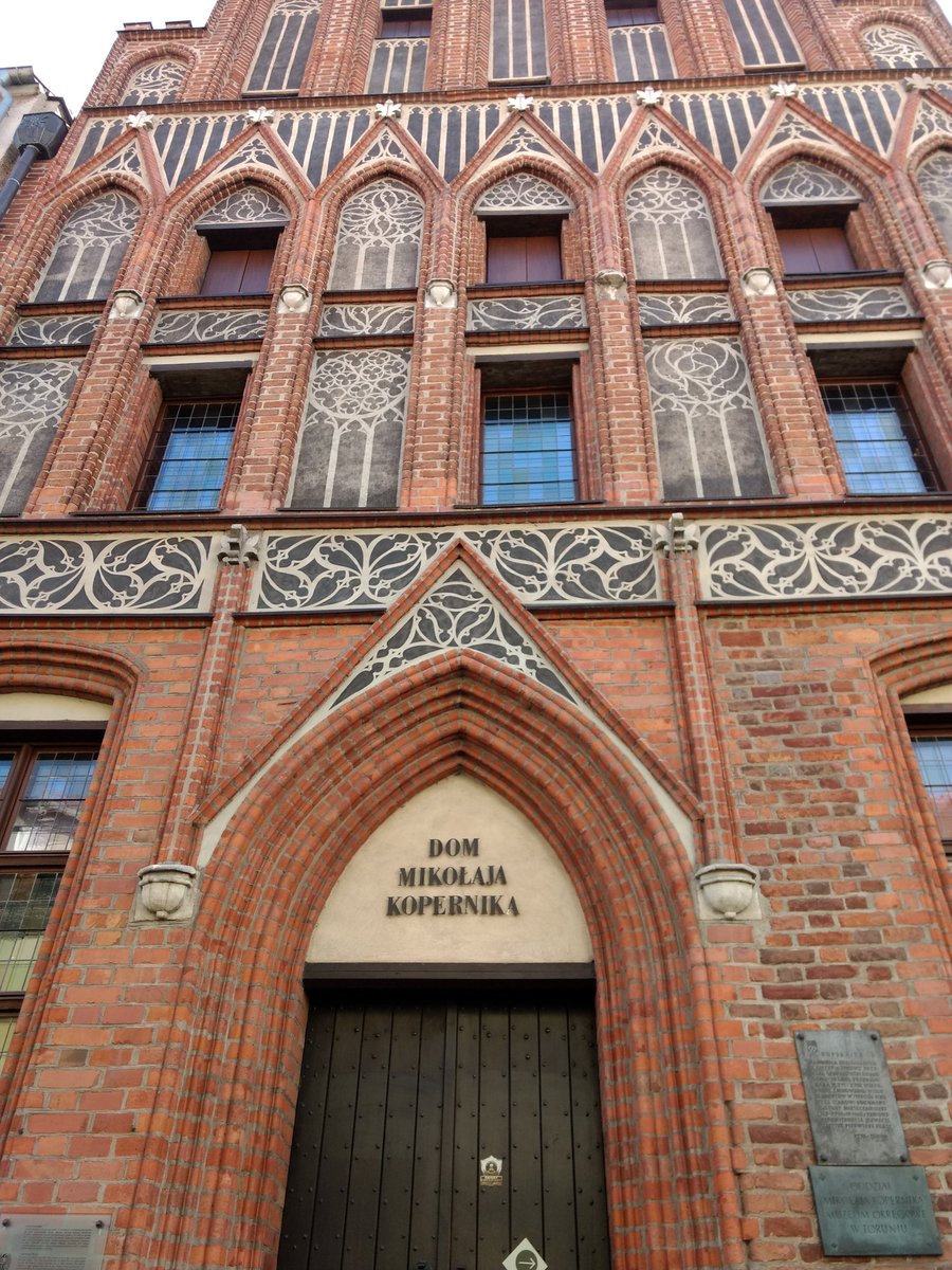 drbenmurray's tweet photo. 19th European Symposium on #Fluorine Chemistry in #Warsaw begins this morning after a trip yesterday to Toruń, birthplace of Nicolas Copernicus. Looking forward to some modern science today #esfc19 1/2 https://t.co/Z0Dhu6qoim