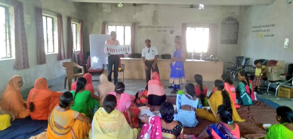 DC_Ranchi's tweet photo. #MensturalHealthManagement training being rolled out by district resource group in phases across all the blocks and panchayats of #AspirationalDistrict #Ranchi to break the taboos around menstruation
@smritiirani @dasraghubar @cmojhr @loismarandi
#EmpoweringWomen #HealthyRanchi https://t.co/cihFh0VU1E