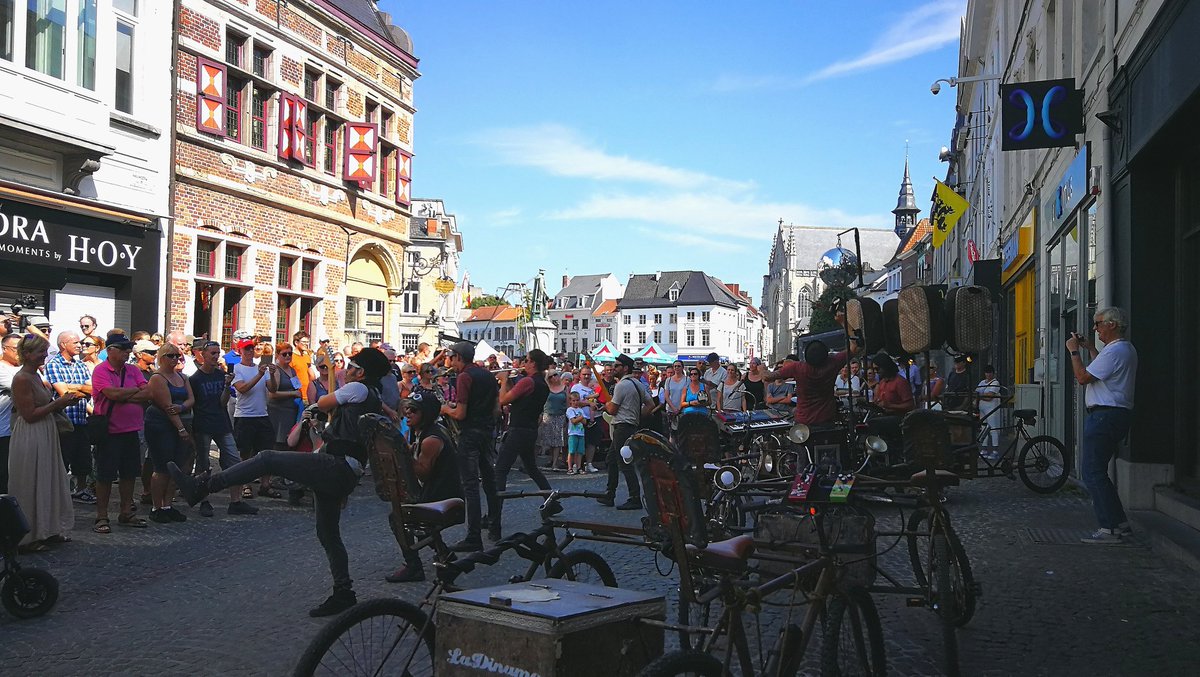 ladinamomusic's tweet photo. Dankjewel #Aalst! We've been so happy to share these days with you all at @Cirkaalst. See you soon!!!
#FunkyBikeBand #MusicOnCycles #FunkisLove #cirk19 #cirkaalst #ladinamo #ladinamomusic https://t.co/Vu6ik9mN7w