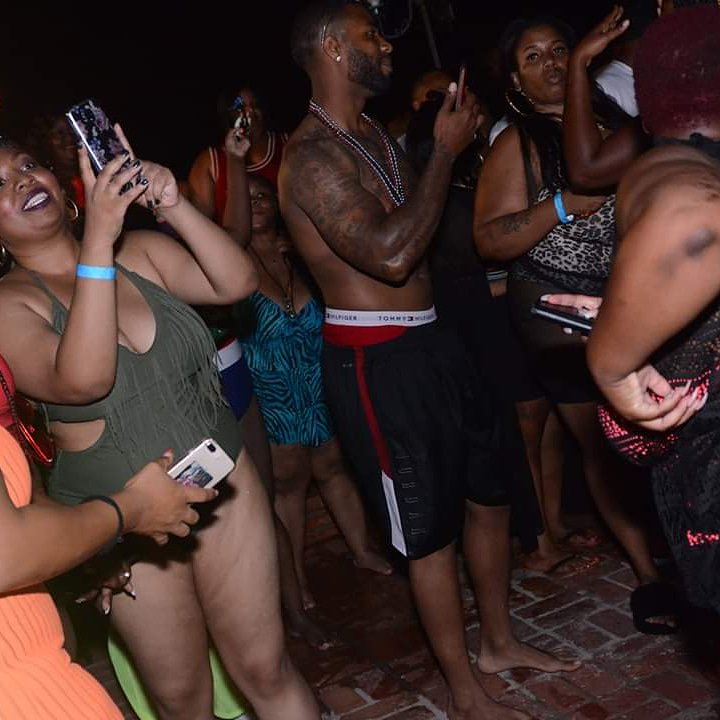 RubenesqueEnte1's tweet photo. #bbw #bbwsummer #rumbleinthejungle #cali #bbwpoolparty #Rubenesqueentertainment https://t.co/g44Yse9Cri