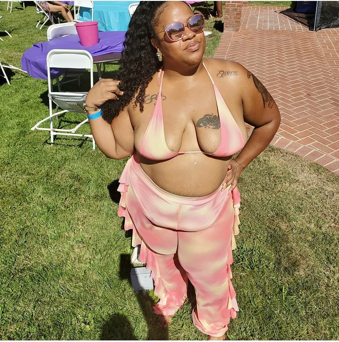 RubenesqueEnte1's tweet photo. #bbw #bbwsummer #rumbleinthejungle #cali #bbwpoolparty #Rubenesqueentertainment https://t.co/pwnhBTpPzq