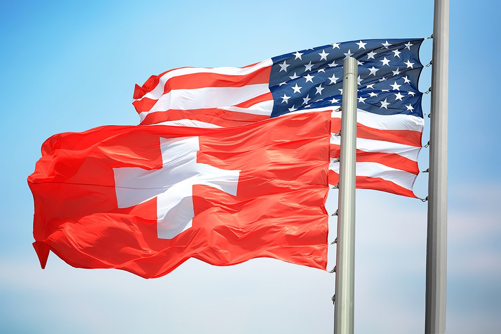 bitcoinagile's tweet photo. After Visiting Switzerland, US Regulators Remain Worried About Libra #bitcoin #CryptoCurrency #btc #calibra #cryptocurrencyregulationus #davidmarcus #ebay #facebook #libra #libraassociation #libracoin #libraregulation #maxinewaters https://t.co/erJkuSGsxd https://t.co/mQfnLshvdr