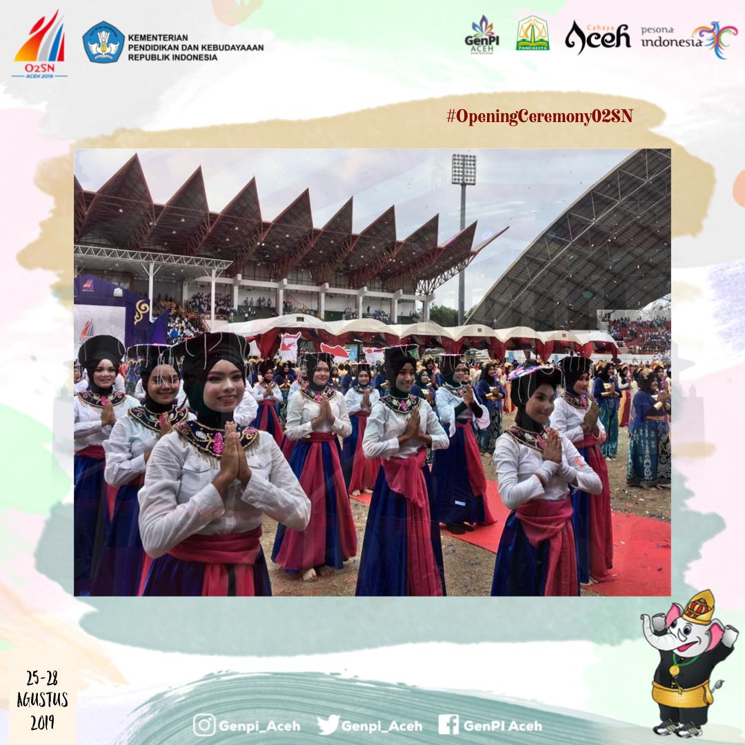 ZianMustaqin's tweet photo. Krue Seumangat!!!.
.
Sebanyak 1.300 Siswa terlibat dalam Tarian massal yang menampilkan  keberagaman  etnis dan budaya nusantara pada acara pembukaan Olimpiade Olahraga Siswa Nasional (02SN) 2019 tingkat SMA/SMK di Stadion Harapan Bangsa Lhoong Raya, Banda Aceh. 
#O2SN2019 https://t.co/ANolTWYA0N
