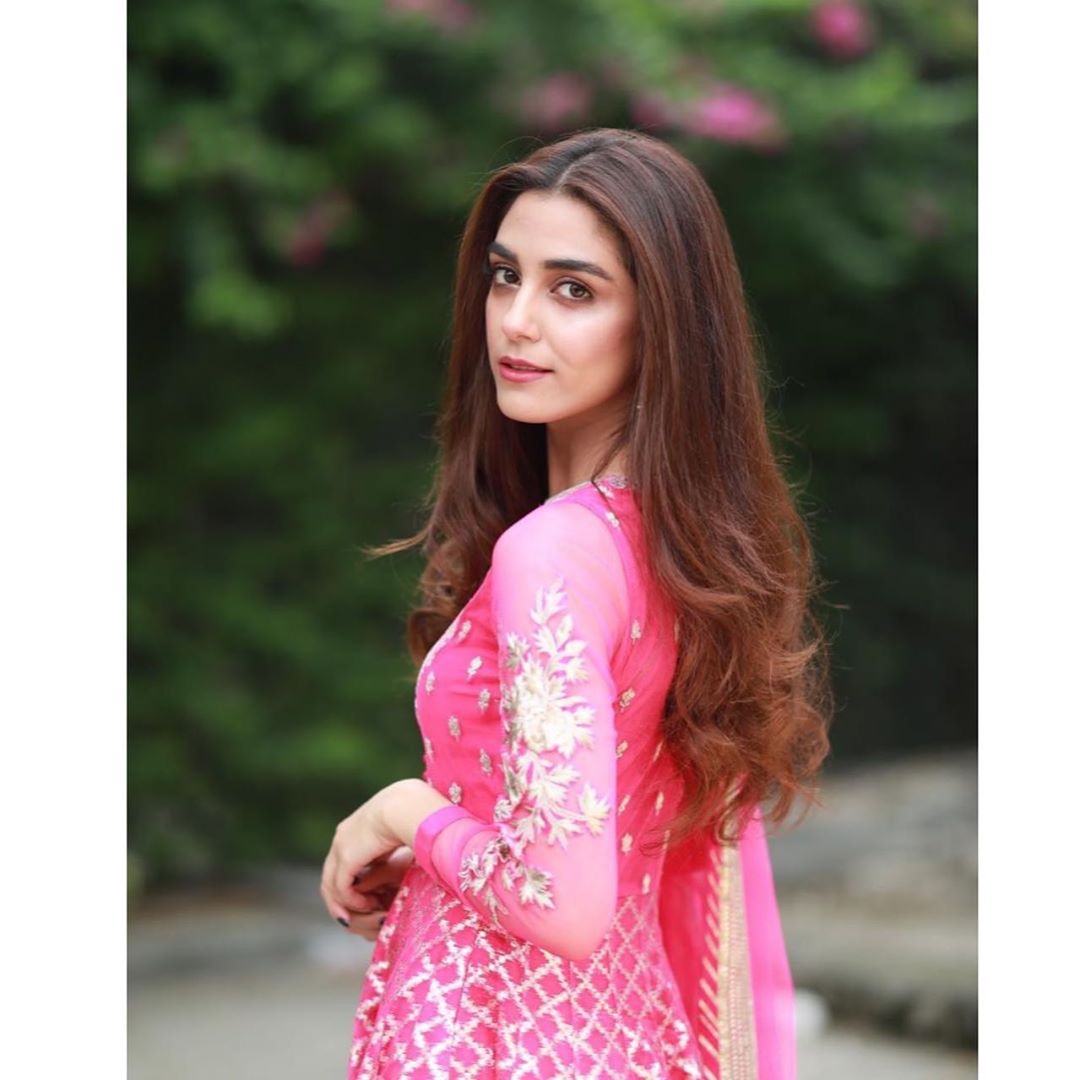 e_dhanak's tweet photo. #MayaAli wearing #FaizaSaqlain is dolled up in all pink.
@mayaali07 @faizasaqlain1
#dhanak #PakistaniCinema #PakistaniFilms #PakistaniMusic #Bollywood #PakistaniFashion #PakistaniStyle #PakistaniCelebrities https://t.co/UmTVn4KD5S