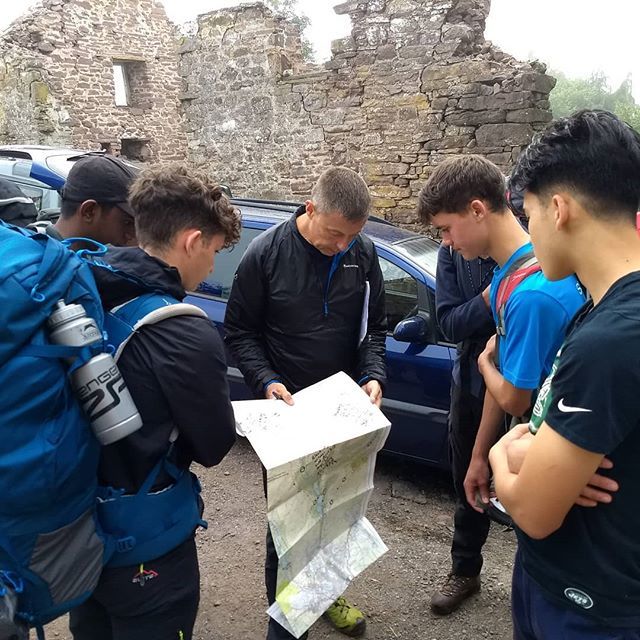 wilsons_dofe's tweet photo. Final debrief before setting off. All groups ready for action. No problems to report. https://t.co/zWteVoxLAR https://t.co/Fu7qkmJQvI