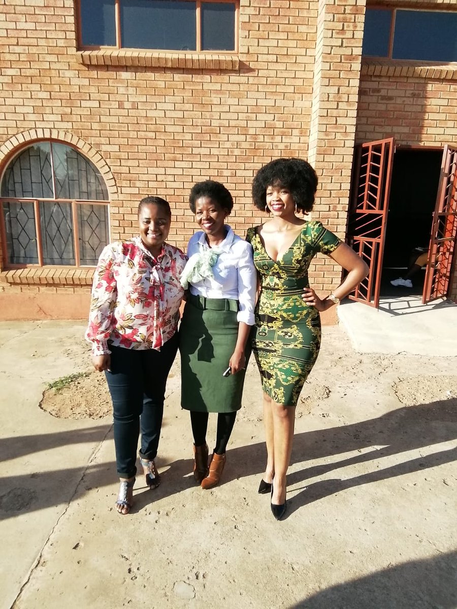 SiMa_Foundation's tweet photo. Our Founder, @Diks_Mahlangu addressing the future leaders of SA about believing that their dreams are valid no matter who tells them what.
#GirlLiveYourBestLife
#DreamsDoComeTrue 
#ShapingFutureLeaders https://t.co/tlPfo2NK7E
