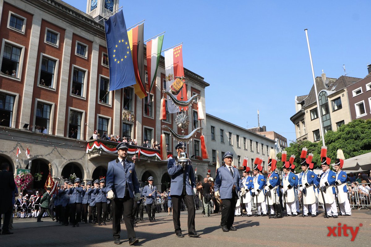 Am Sonntag feierte ganz Neuss die #Koenigsparade des Neusser Bürger Schützenfest 2019. --> bit.ly/2zoq7Zv
