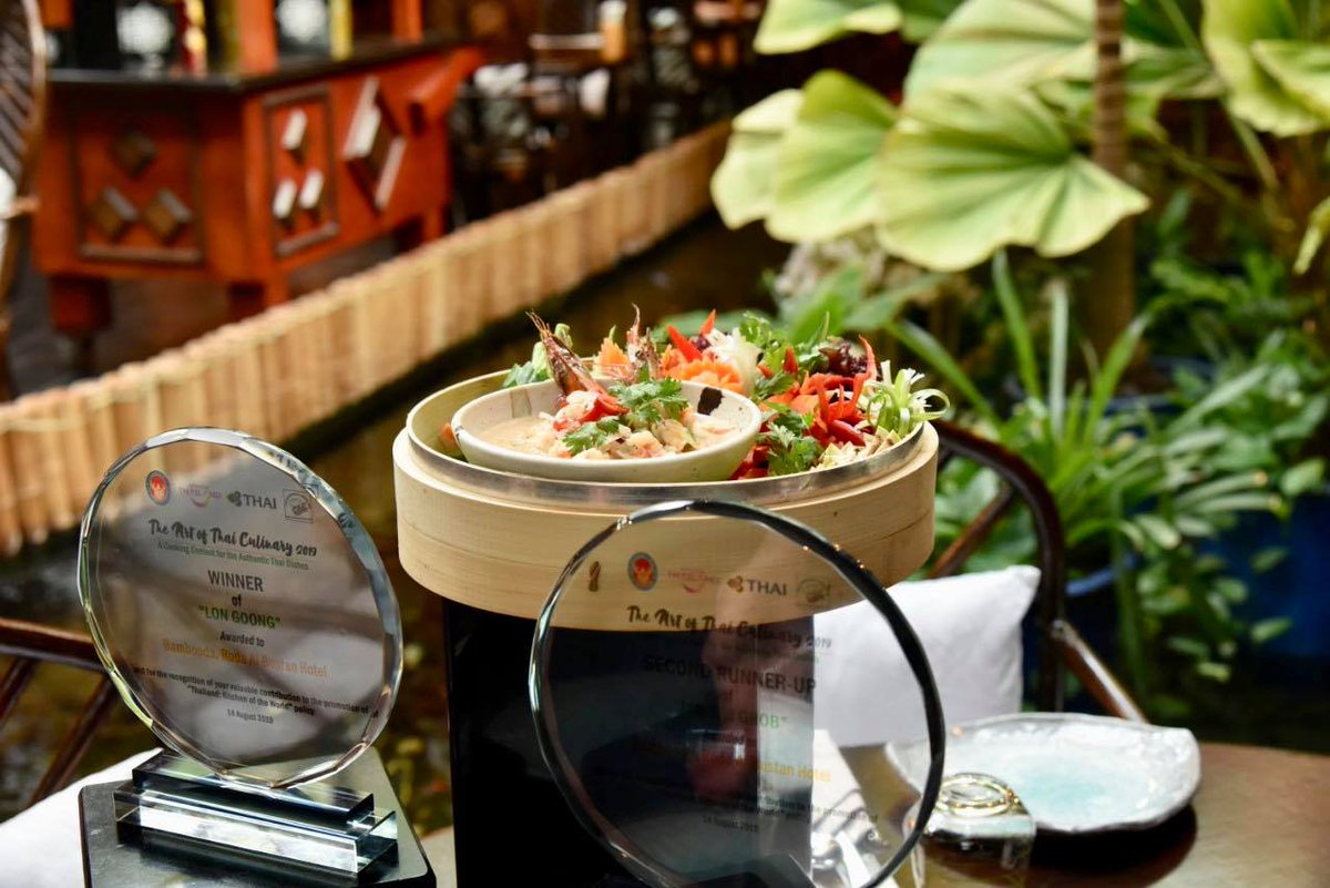 Here’s Chef Amara celebrating her recent win at The Art of Thai Culinary 2019 cooking contest, organised by the Royal Thai Consulate-General with her winning traditional Thai dish Lon Goong. #RodaAlBustan