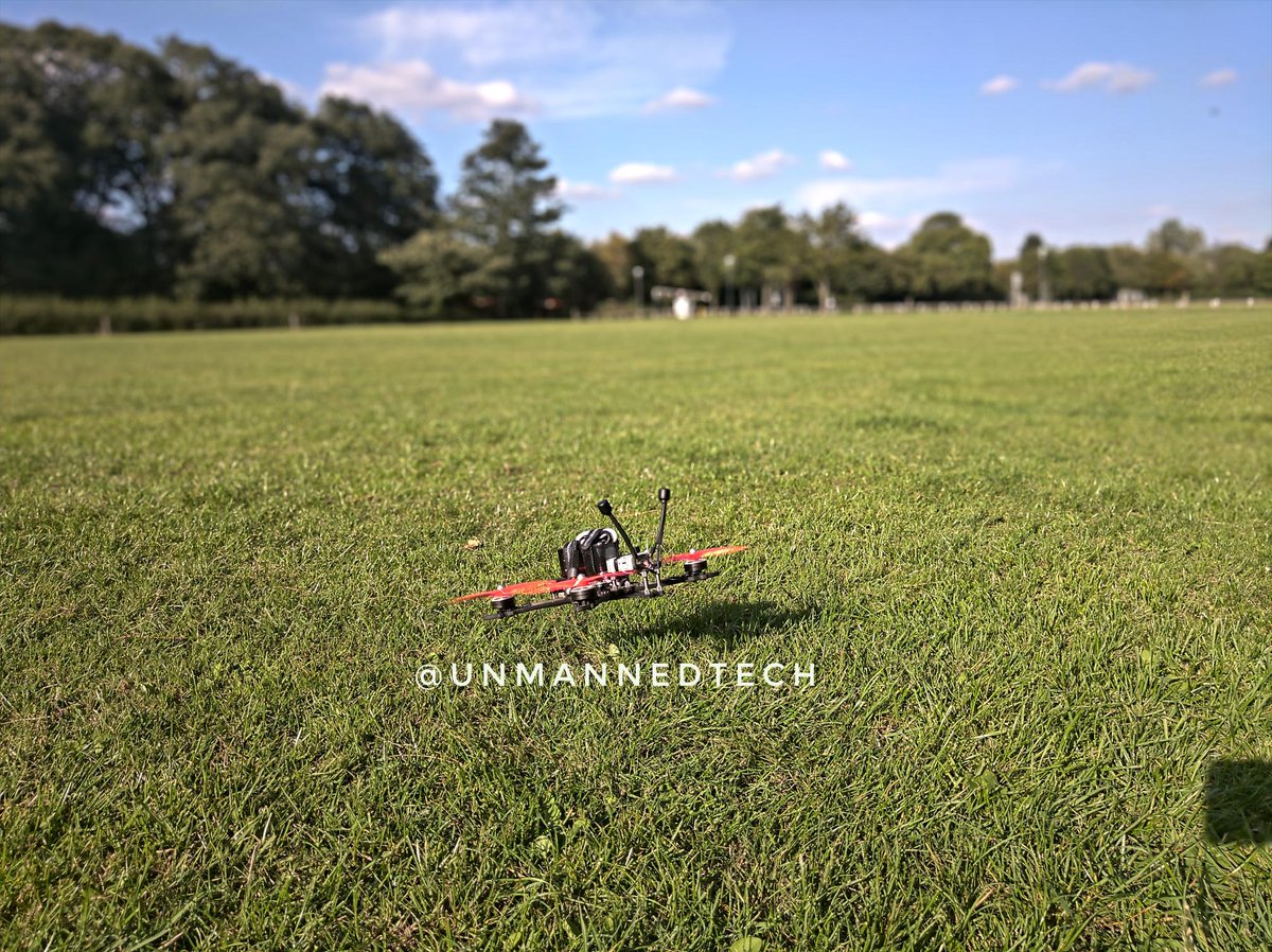 UnmannedTech's tweet photo. Hope you get a chance to get out flying on this glorious bank holiday ☀️😎
#drone #quadcopter #kwad #fpvaddiction #fpvuk #rotorriot #dronestagram #flydji #fly https://t.co/zyMAYBxBKI