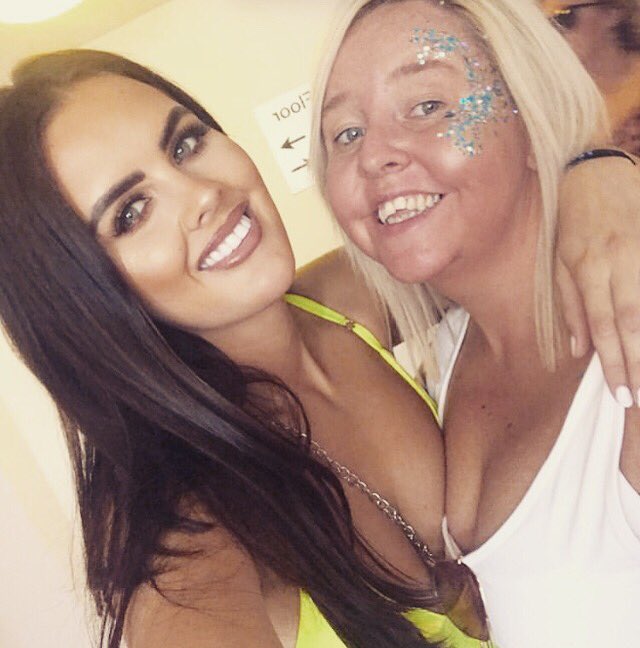 NurseMelling's tweet photo. Amazing time @ManchesterPride on Saturday with amazing people.. how did I used to manage the 4 day binge?#pride #ManchesterPride #manchesterprideparade #manchester #friends #toomuchbooze https://t.co/depYaN8Wne