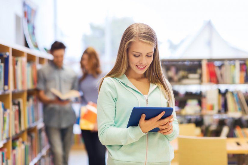 iCulture's tweet photo. In bijna het hele land zijn de scholen weer begonnen! Met deze middelbare school-apps ga je het nieuwe schooljaar goed van start → https://t.co/J7tMsjW3NZ https://t.co/psj0uGDFaK