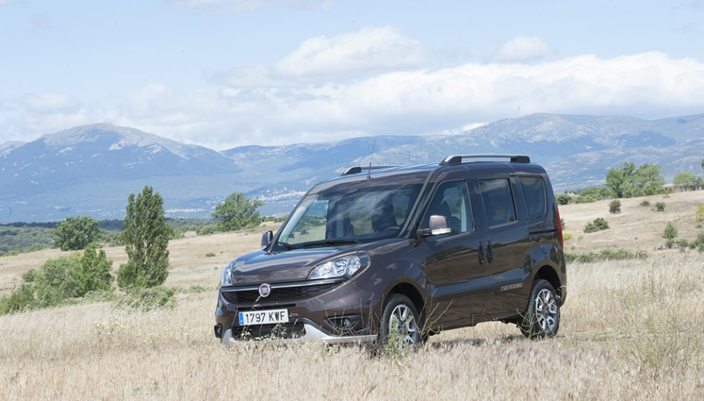 Fleet__People's tweet photo. Fiat Doblo: cuando los argumentos laborales valen para el finde - https://t.co/gFFNsR5kcT. Por Nacho Torres, fotografía de Fernando Arús en #FP28 @FiatPro_es @Fiat_es https://t.co/4co3PB1wb6