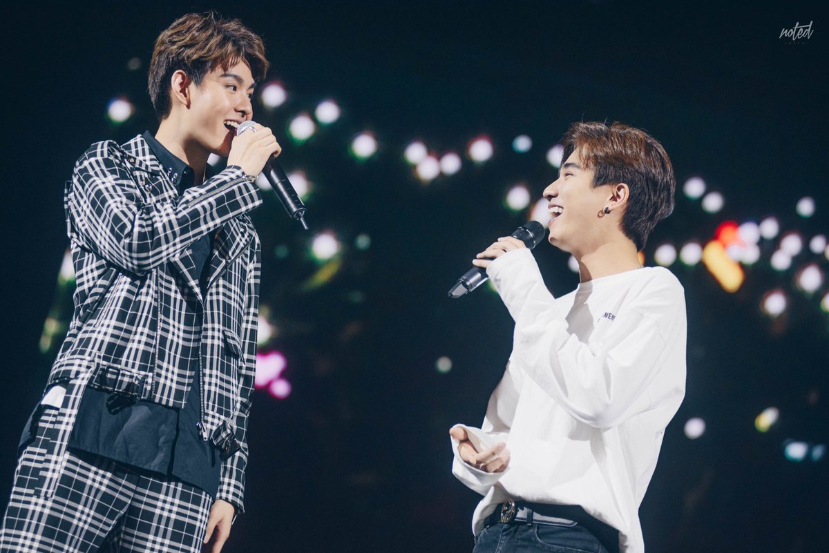 PSsmuqiao's tweet photo. I think he's still with Pete, he's graduated, he's working
love PerthSaint
always with PerthSaint
🖤TigerDragonGang❤️
cr：Logo-PerthSaintChinese
#OWhatTHxPerthSaint https://t.co/EG4SPHipCp