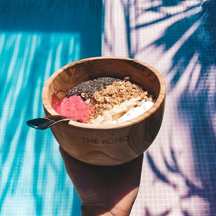guide2gilis's tweet photo. @kohoair is refreshing in so many ways! Order a refreshing smoothie bowl and take a dip in their pool! ☀️🏊🏼

What are you feeling right now? Smoothie bowl, pool or both!

Photo Creds: @kohoair https://t.co/sLsEdrT5Ae