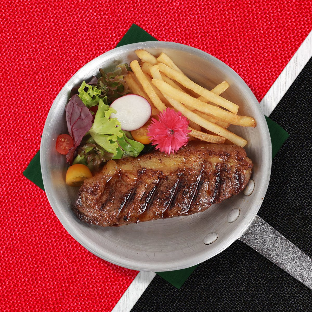 holysteak_id's tweet photo. Our 14 Days Dry Aged Australian Sirloin Steak is juicy, savory, warm and tender all in one.
ㅤㅤㅤ
Available at The Real Holysteak TSM Cibubur and The Real Holysteak Plaza Blok M https://t.co/oL0ORmgOAk
