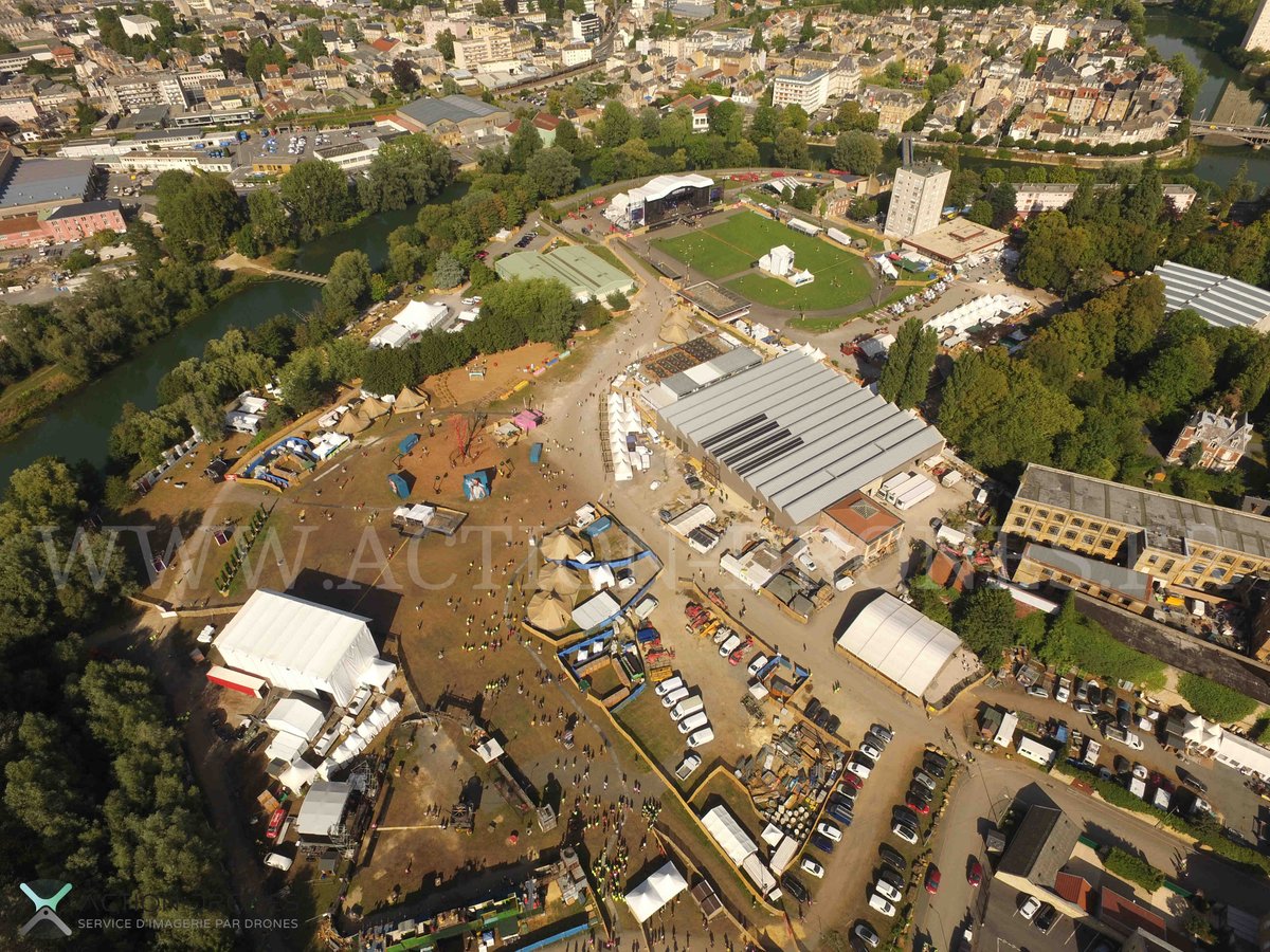 ActionDrones's tweet photo. Le @CabaretVert 2019 à refermé ses portes hier soir. A bientôt avec un clip des images aériennes par @ActionDrones 
#CabaretVert #drone https://t.co/YEF42o6Y47