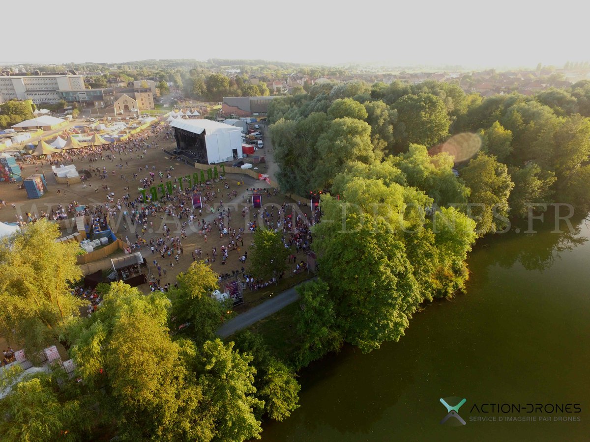 ActionDrones's tweet photo. Le @CabaretVert 2019 à refermé ses portes hier soir. A bientôt avec un clip des images aériennes par @ActionDrones 
#CabaretVert #drone https://t.co/YEF42o6Y47