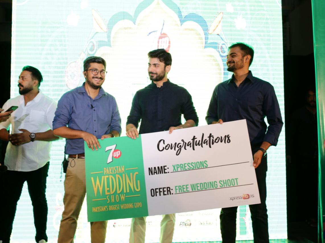 pmrevolution's tweet photo. #FawadKhan closes #7UP #PakistanWeddingShow!
Pakistan Wedding Show was a 2 day wedding expo visited by over 60,000 people.
Find Pakistan Wedding Show on Instagram https://t.co/tWbamp1BSg & Fawad Khan on https://t.co/tBpsb8Ez8b
#7upPWS #PWS19
#PMR #PakMediaRevolution https://t.co/Ez8DggCkIA