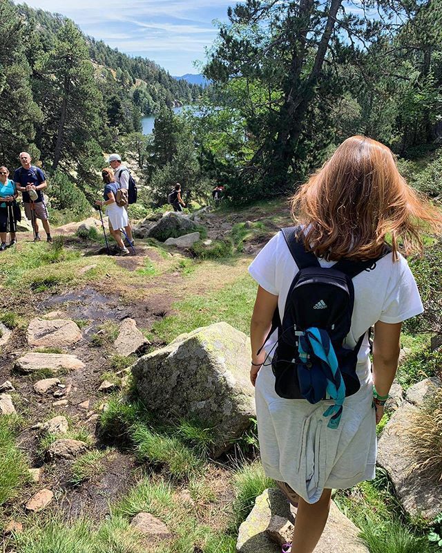 Avui arriba un fulard viatger més a prop de casa, des de Font Romeu! La Mariona tampoc s’oblida de l’esplai i ens envia aquesta super foto! 
#esplaicel #fontromeu #fulardviatger ift.tt/2L6FgUL