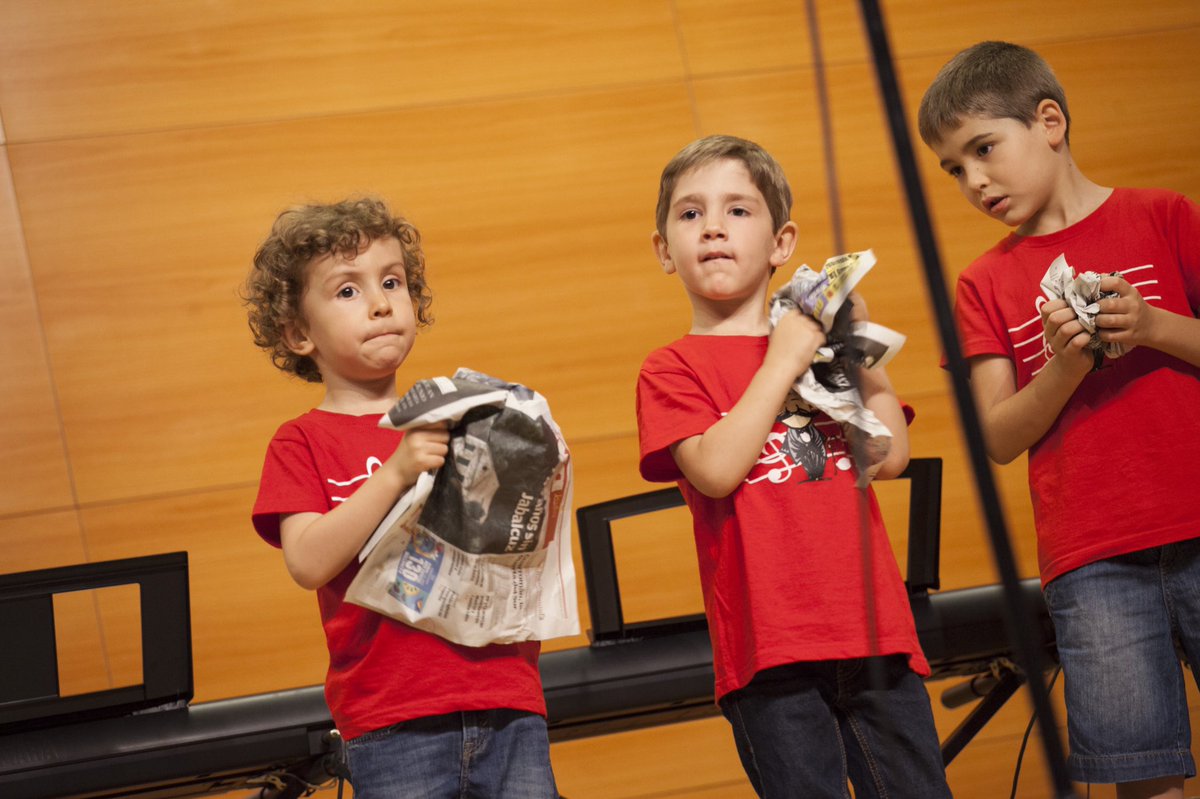 cemmecjaen's tweet photo. Nuestros alumnos/as de PERCUBÓN durante el CONCIERTO FINAL DE CURSO. Y es que en CEMMEC se aprende a tocar Instrumentos de Percusión desde los 5 años de edad. 😍😍😀
.
#orgullocemmec #YoSoyMusicaeduca #cemmec #percubon Musicaeduca https://t.co/wZLMWmVvDv