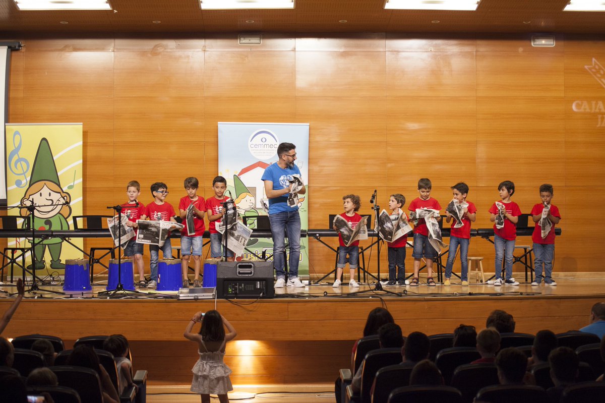 cemmecjaen's tweet photo. Nuestros alumnos/as de PERCUBÓN durante el CONCIERTO FINAL DE CURSO. Y es que en CEMMEC se aprende a tocar Instrumentos de Percusión desde los 5 años de edad. 😍😍😀
.
#orgullocemmec #YoSoyMusicaeduca #cemmec #percubon Musicaeduca https://t.co/wZLMWmVvDv