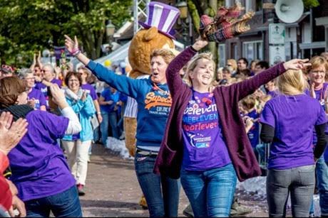 HoopSamenloop's tweet image. Met je bijdrage aan de #SamenLoop #Harderwijk vergroot je op een sympathieke manier je naamsbekendheid in de regio en geef je op een concrete manier uiting aan maatschappelijk ondernemen. Je kunt op diverse manieren een bijdrage leveren: wandel mee met een team van medewerkers...