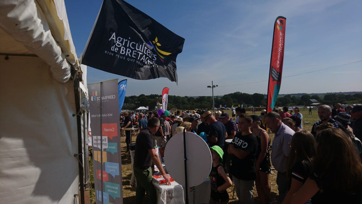 agriculteursBzh's tweet photo. Beau succès pour les Fêtes de l'agriculture organisées par les @JABretagne @JA_Finistere @JA_CotesdArmor @JAMORBIHAN et @JAIlleetVilaine ! Agriculteurs de Bretagne est très fier d'avoir pu y participer et rencontrer le grand public ! https://t.co/JdlOIY4FWM