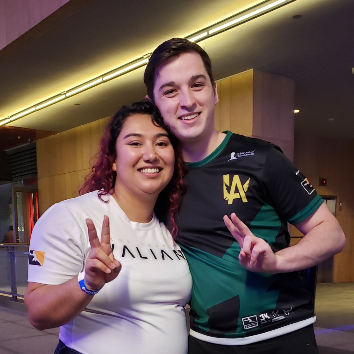 pitaya_guava's tweet photo. Finally home after #KitKatRivalryWeekend
Tbh of all the thing's I'd hoped for during this weekend, seeing @McGravy back on stage was at the top of my list, so I can genuinely say I am content at the end of the day.
Thanks for the cute pics Caleb ^^;
#WingsOut https://t.co/DPvDejgtGl