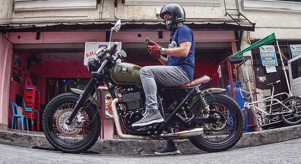 JinnoRufino's tweet image. Open roads equals happiness. Happy 25th Anniversary @PowerMacCenter  
Thanks for always helping me find my way! #powermaccenter #iphonex #PMCiPhoneX #caferacer #bobber #bratstyle #condor #therapy #jinnomoto