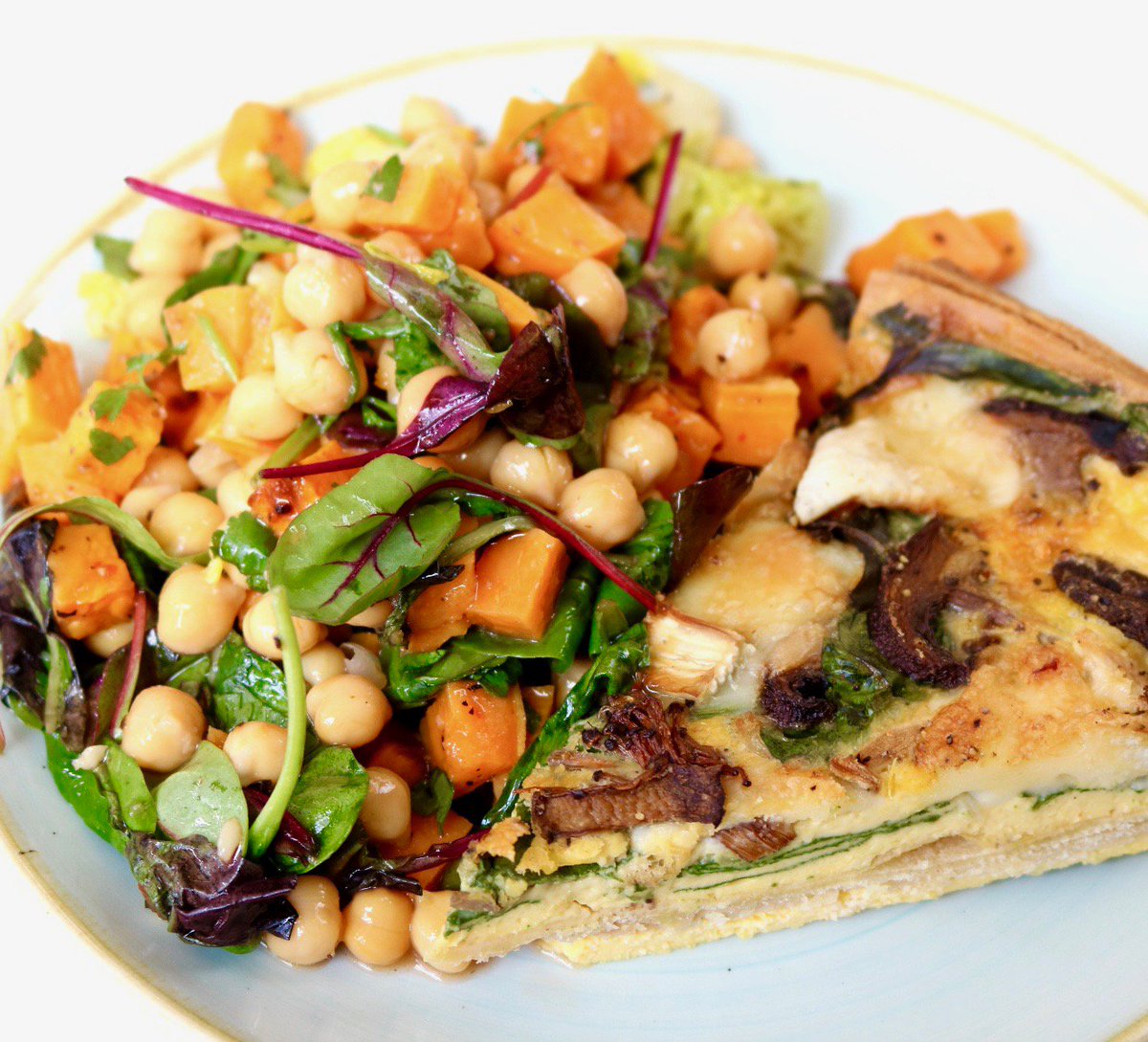 Beyond Bread Bakery tweet media