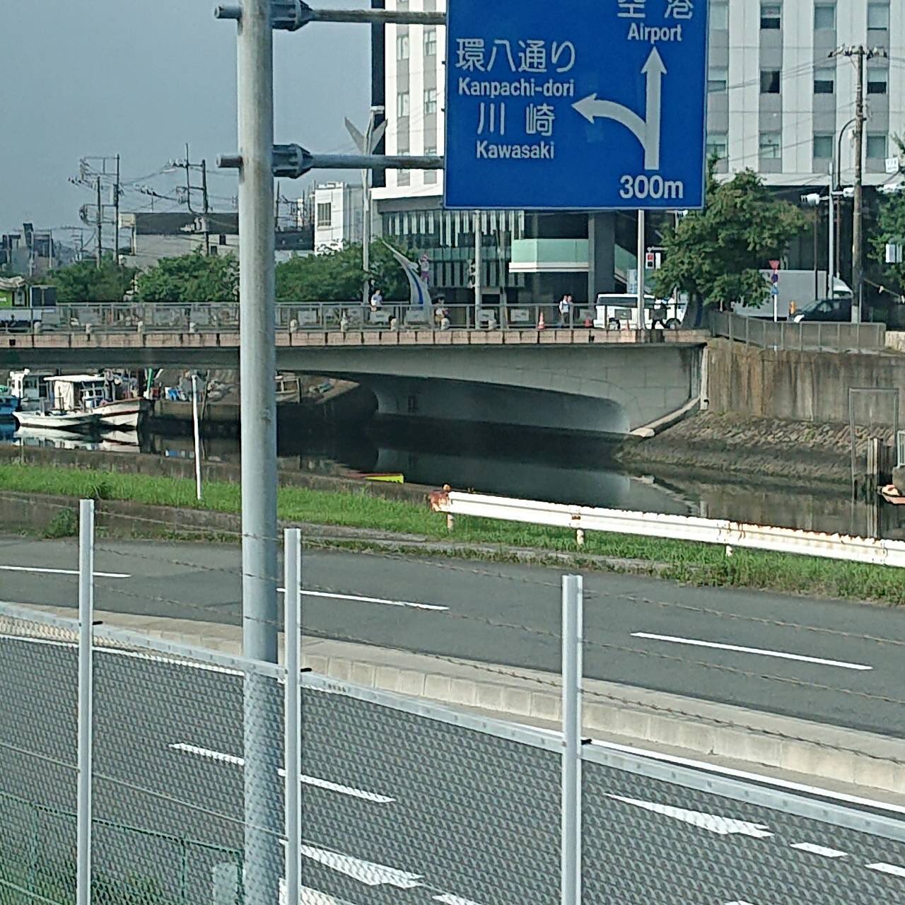 東京モノレール 公式 東京モノレールの 夏休み おすすめの場所 景色 ソラムナード羽田緑地 天空橋駅 羽田の新名所 心地良い風 モノレールに飛行機も見える 早朝には富士山 夕方には夕日がきれいに見えるよ 東京モノレール夏